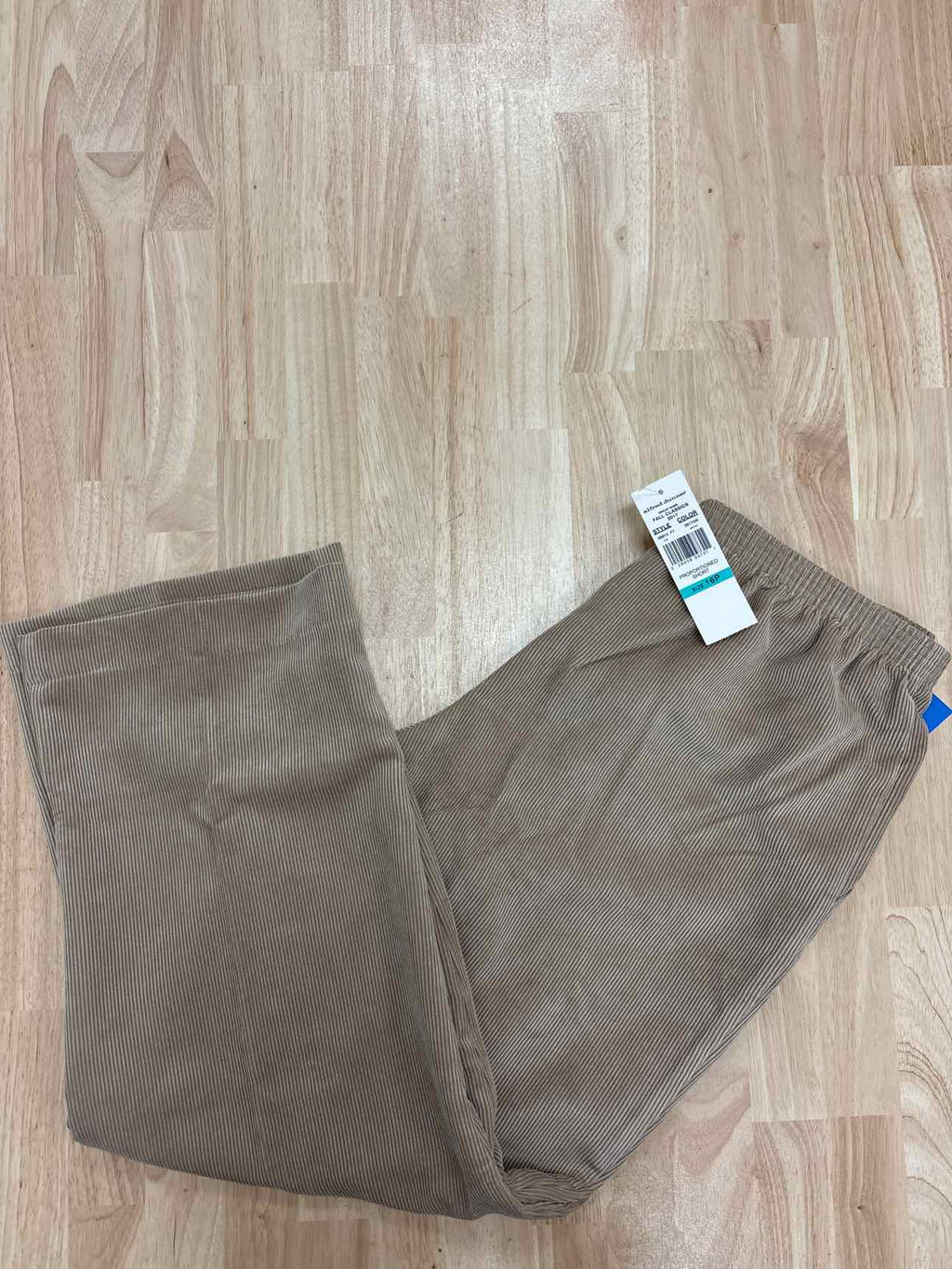 Alfred Dunner Size 16P Tan New Pants