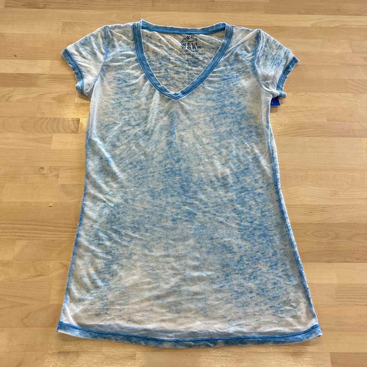 Well Worn Size S Blue T-shirt
