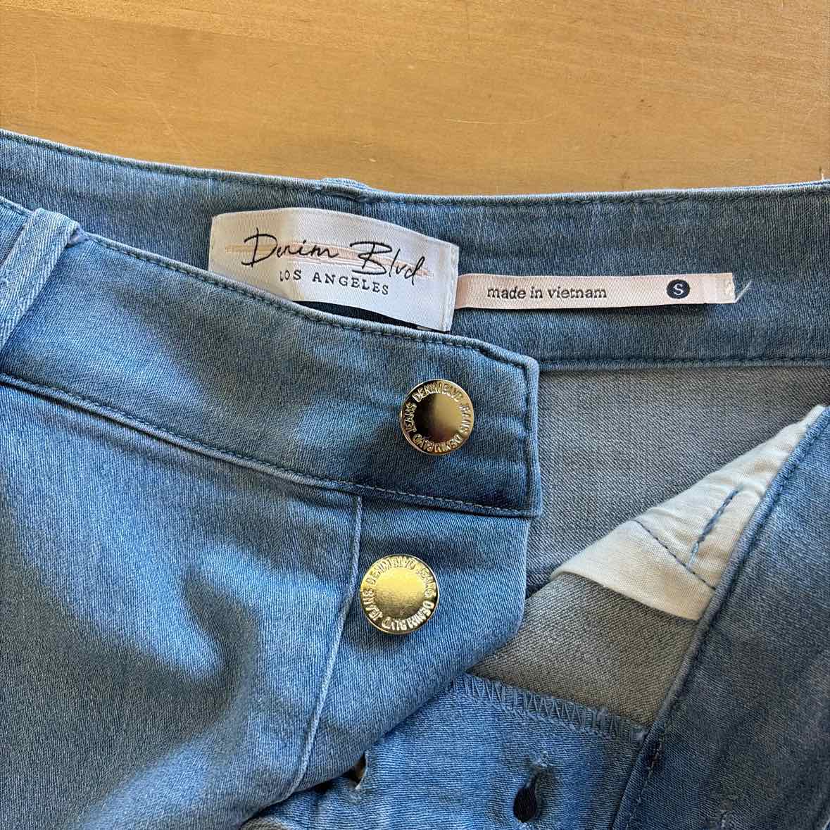 Denim Blvd Women Size S Blue Preloved Shorts