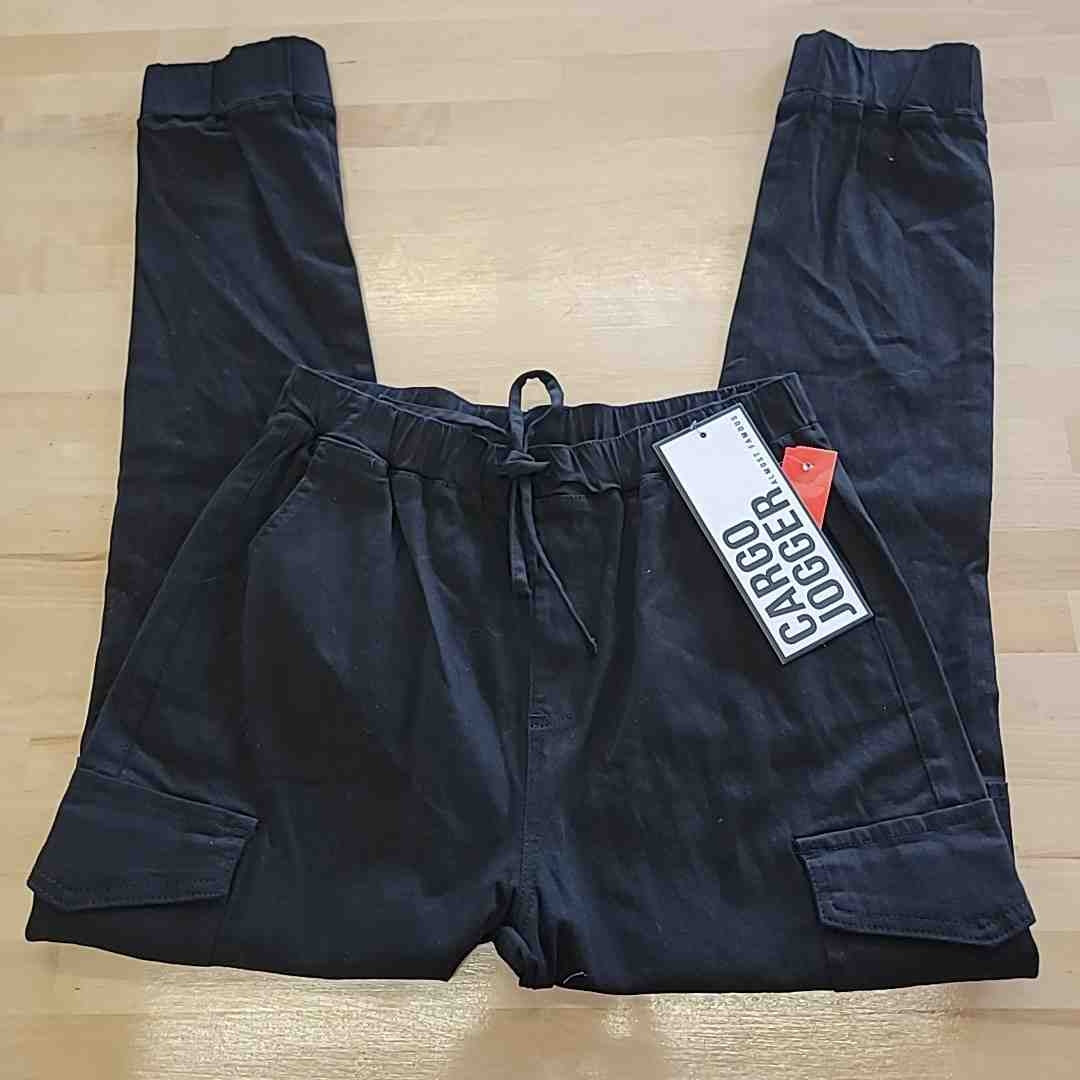 Almost Famous Size M Black cargo