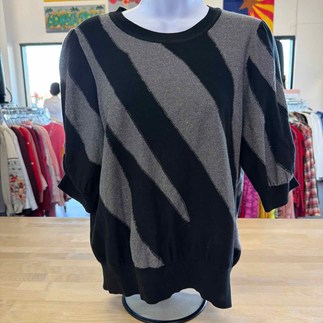 DNKY Size L Black New Long Sleeve