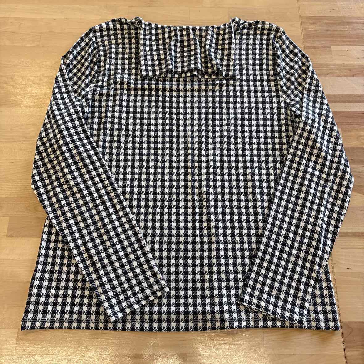 Talbots Size L BLACK & WHITE Turtleneck