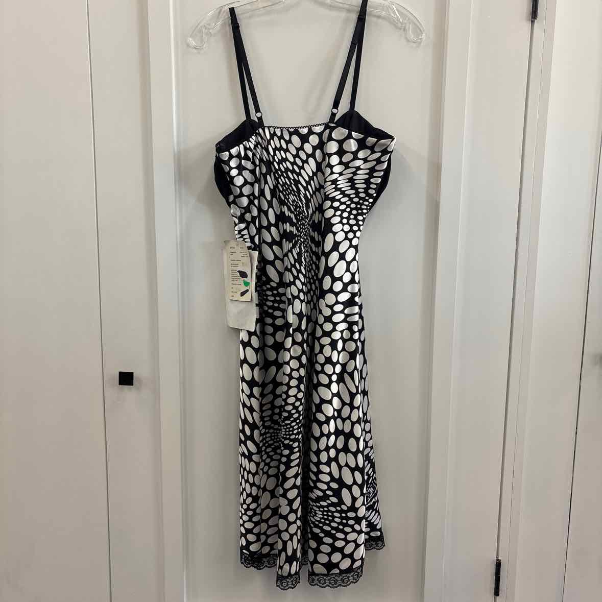 Frank Lyman Size 8 BLACK & WHITE Dress