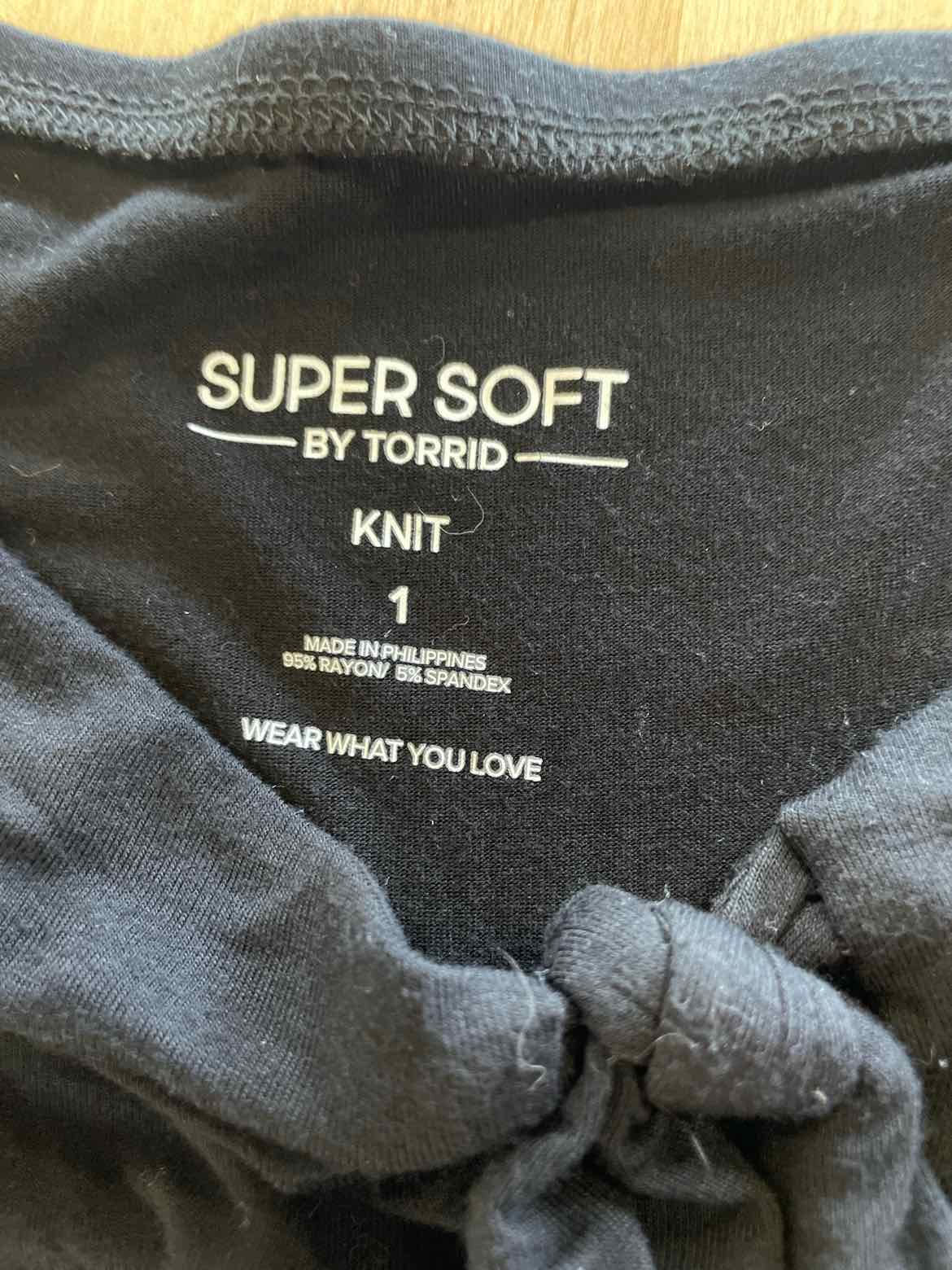 Torrid Size 1 Black Blouse