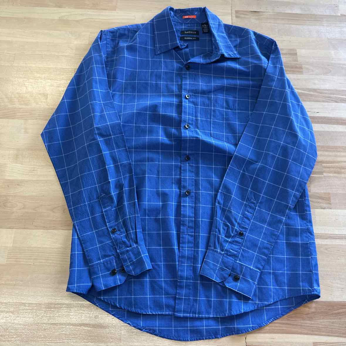 Van Huesen Size M Blue MENS Button Down Shirt