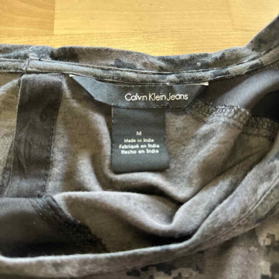 Calvin Klein Size M Black Long Sleeve