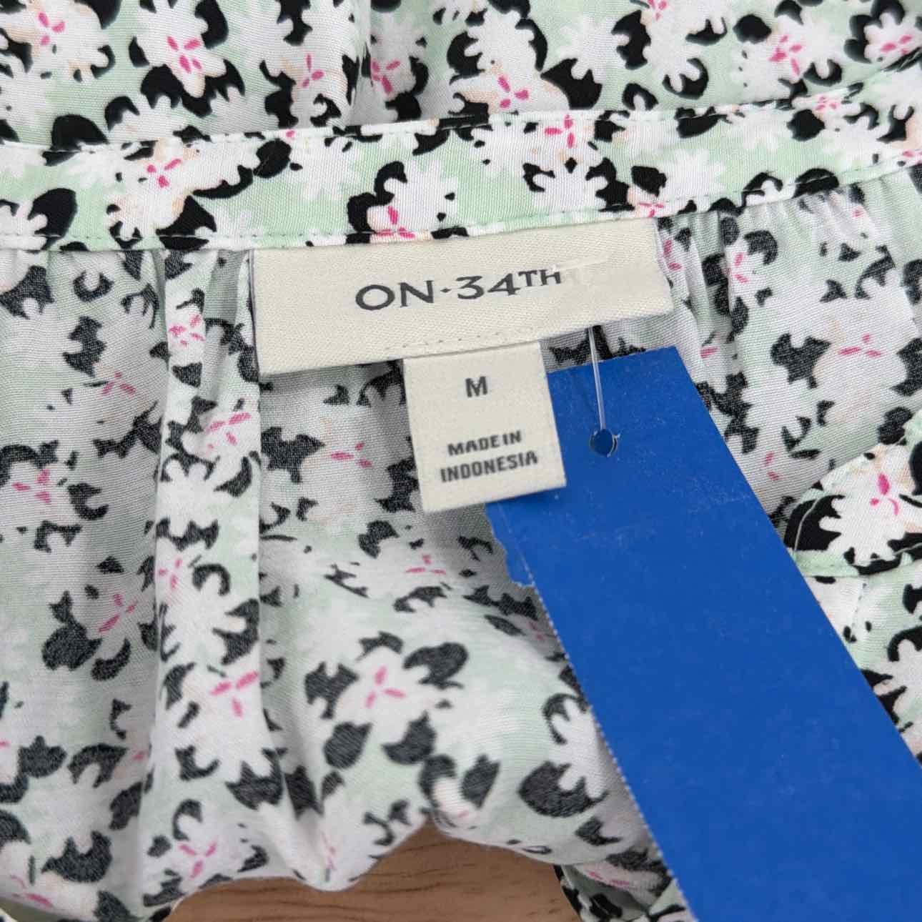 On 34th Size M  Printed Pintuck Blouse