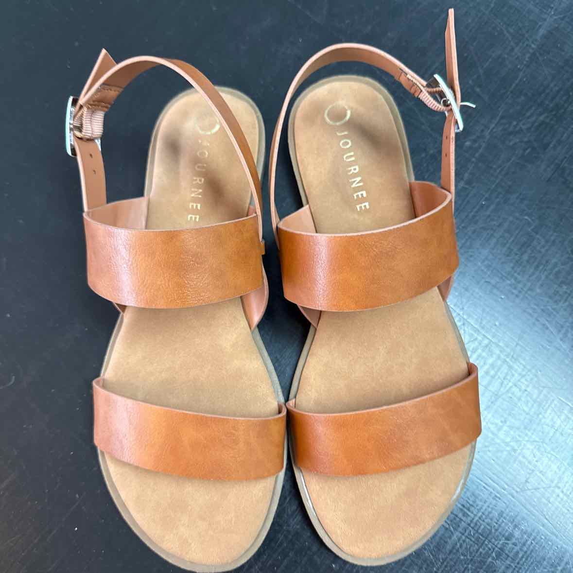 Journee Size 9 Wide Womens Lavine Slingback Strap Flat Sandals Tan