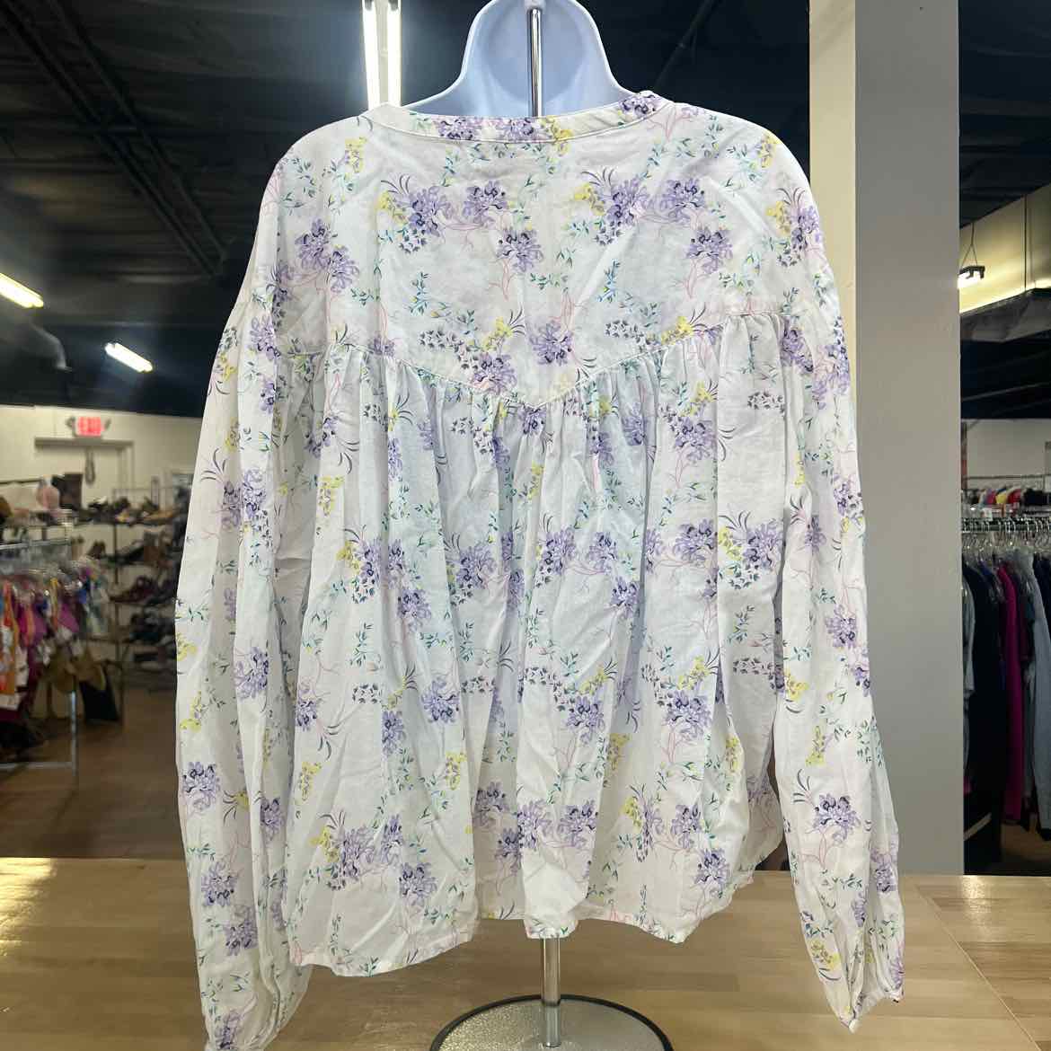 Scoop Size XL White Preloved Button Down LS