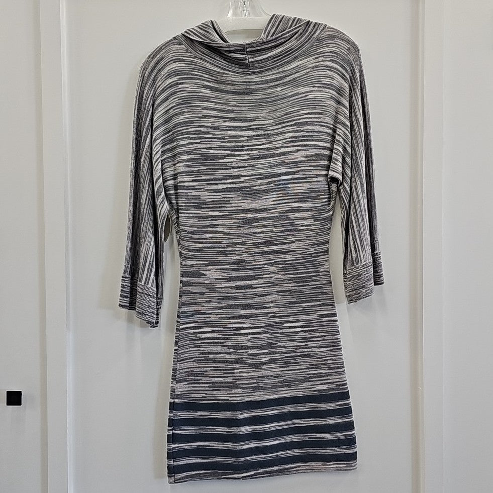 Guess Size XS Gray Dress