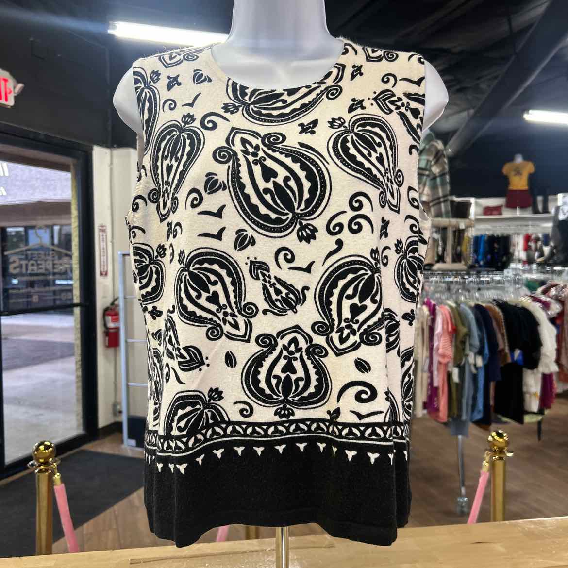 Pier One Size L Black White Preloved Sleeveless