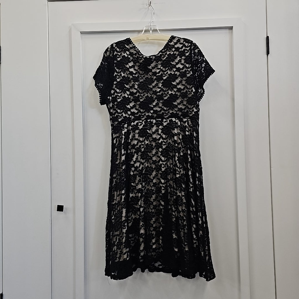 Torrid Size 1X Black Lace Used Dress