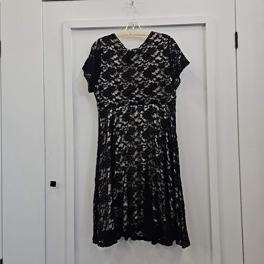 Torrid Size 1X Black Lace Used Dress