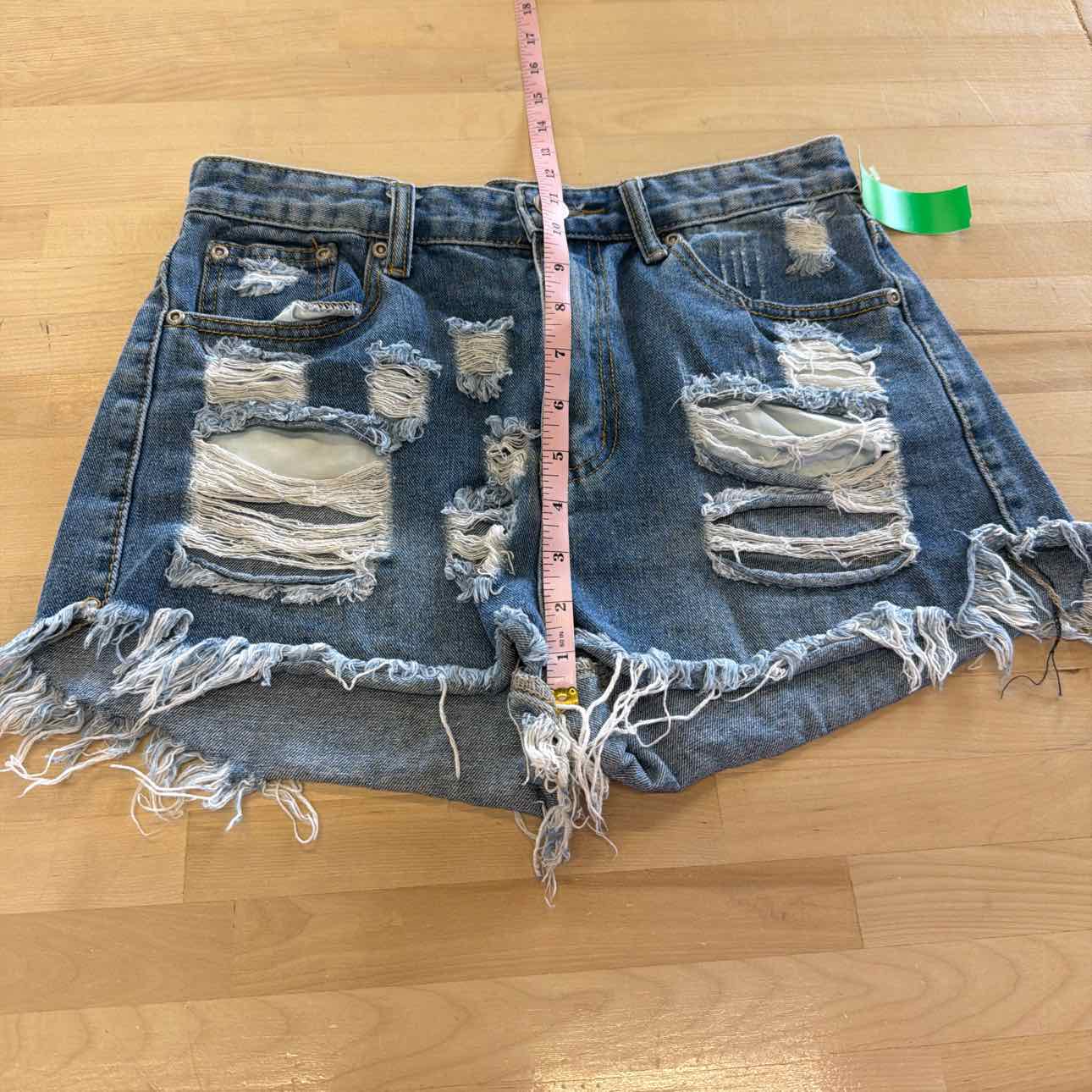 Boohoo Women Size 6 Blue Denim Preloved Shorts
