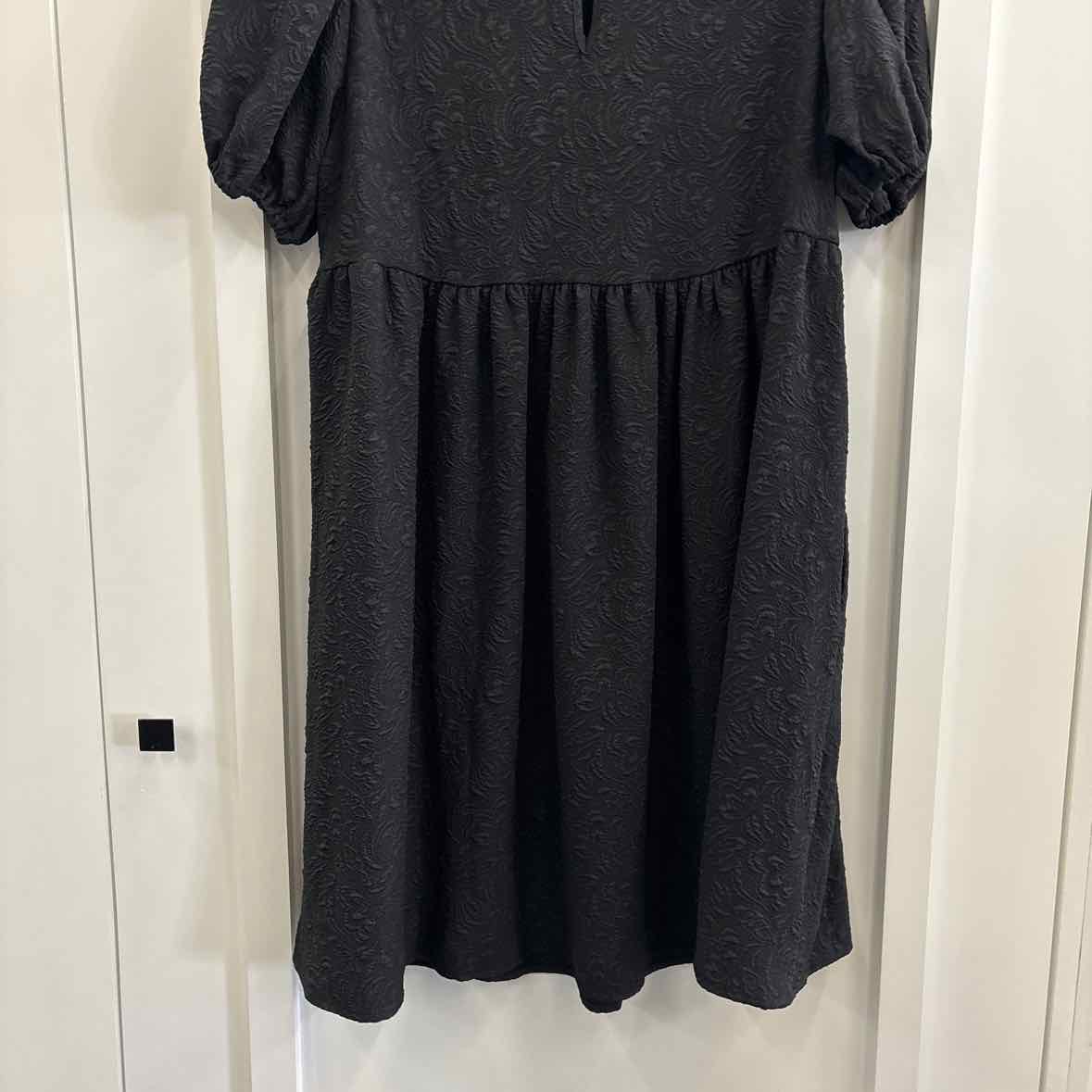 Who What Wear Size M Black Dress