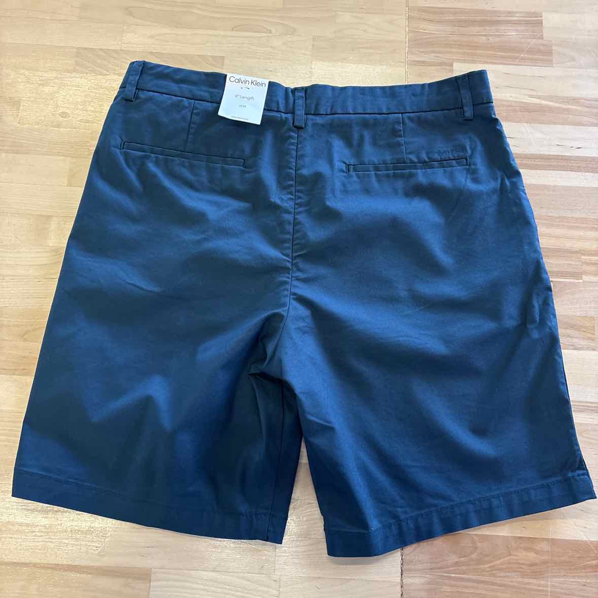 Calvin Klein Men's Refined Slim Fit 9" Shorts