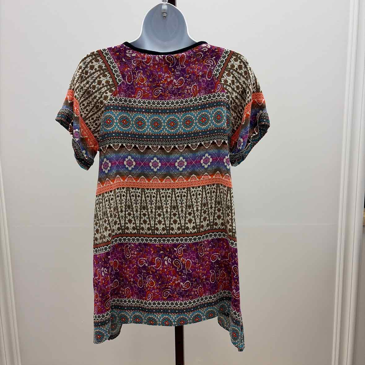 North Style Size M Multi Color Preloved Knit Top