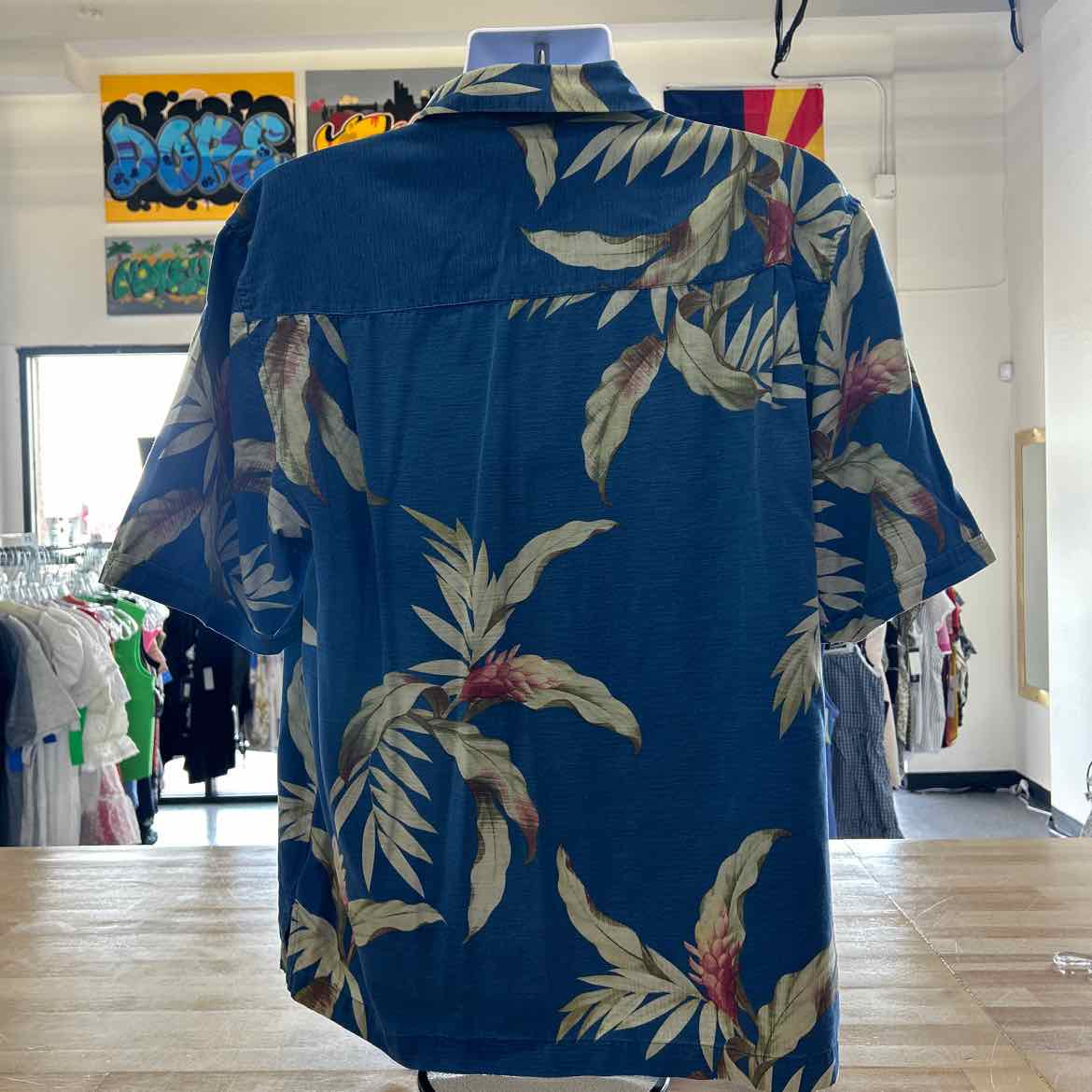 Jamaica Jaxx Size M Blue Preloved MENS Button Down Shirt