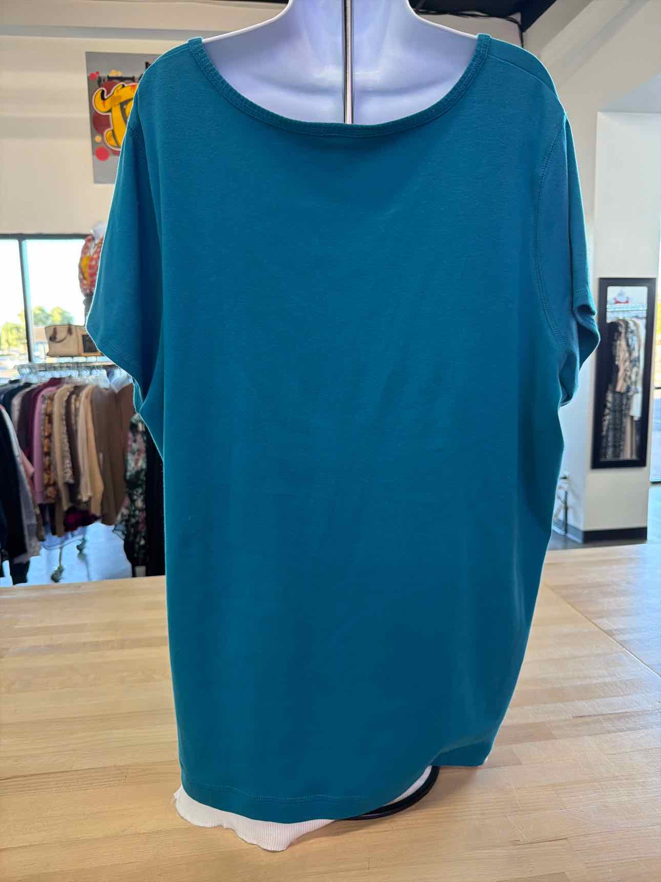 Stretch Size 26/28 Blue Shirt