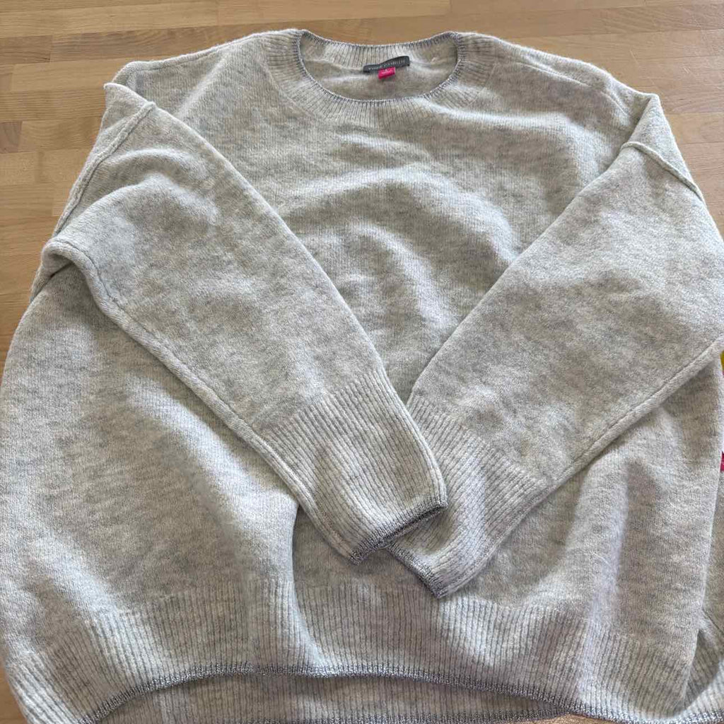 Vince Camuto Size L Gray Sweater