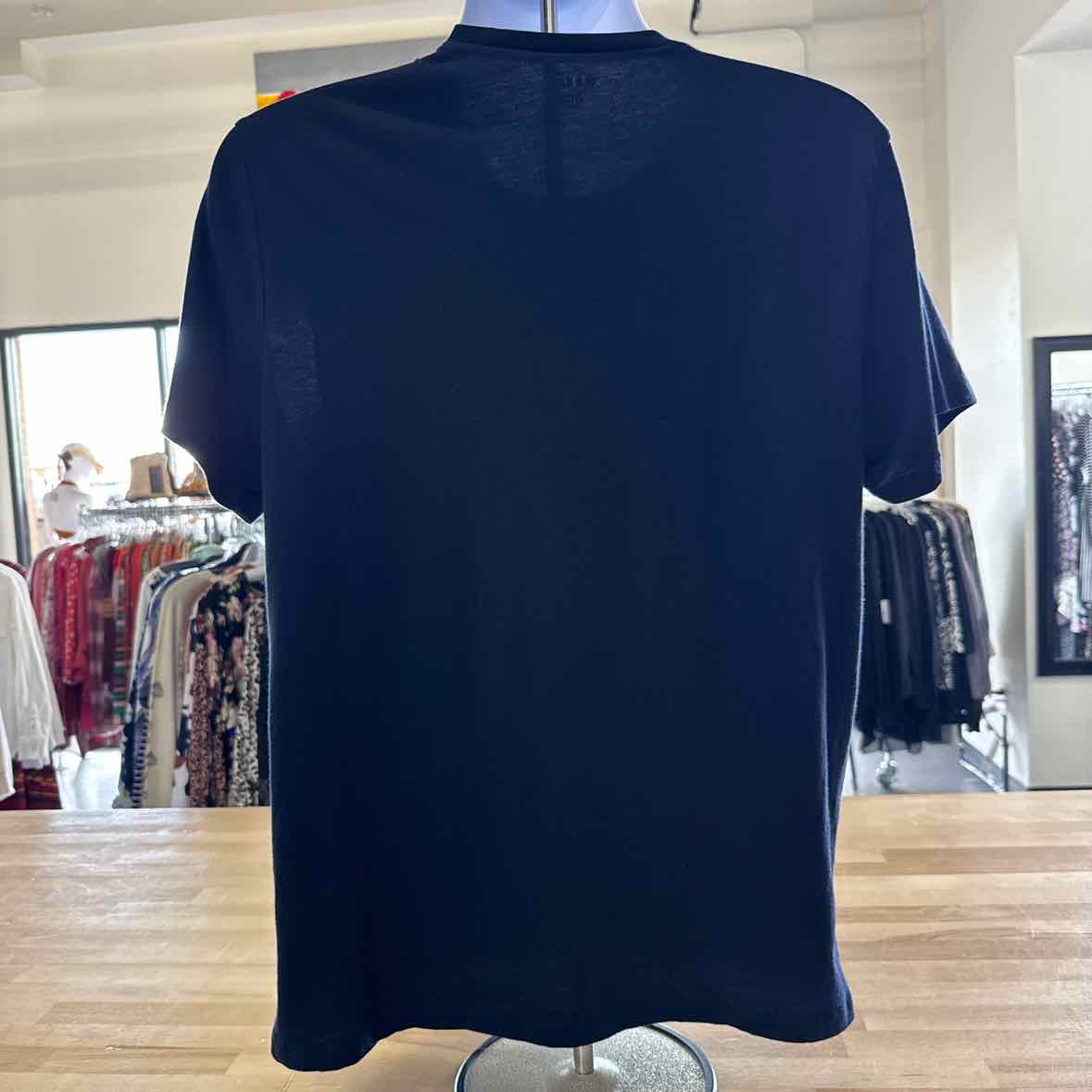 Old Navy Size L Navy T-shirt