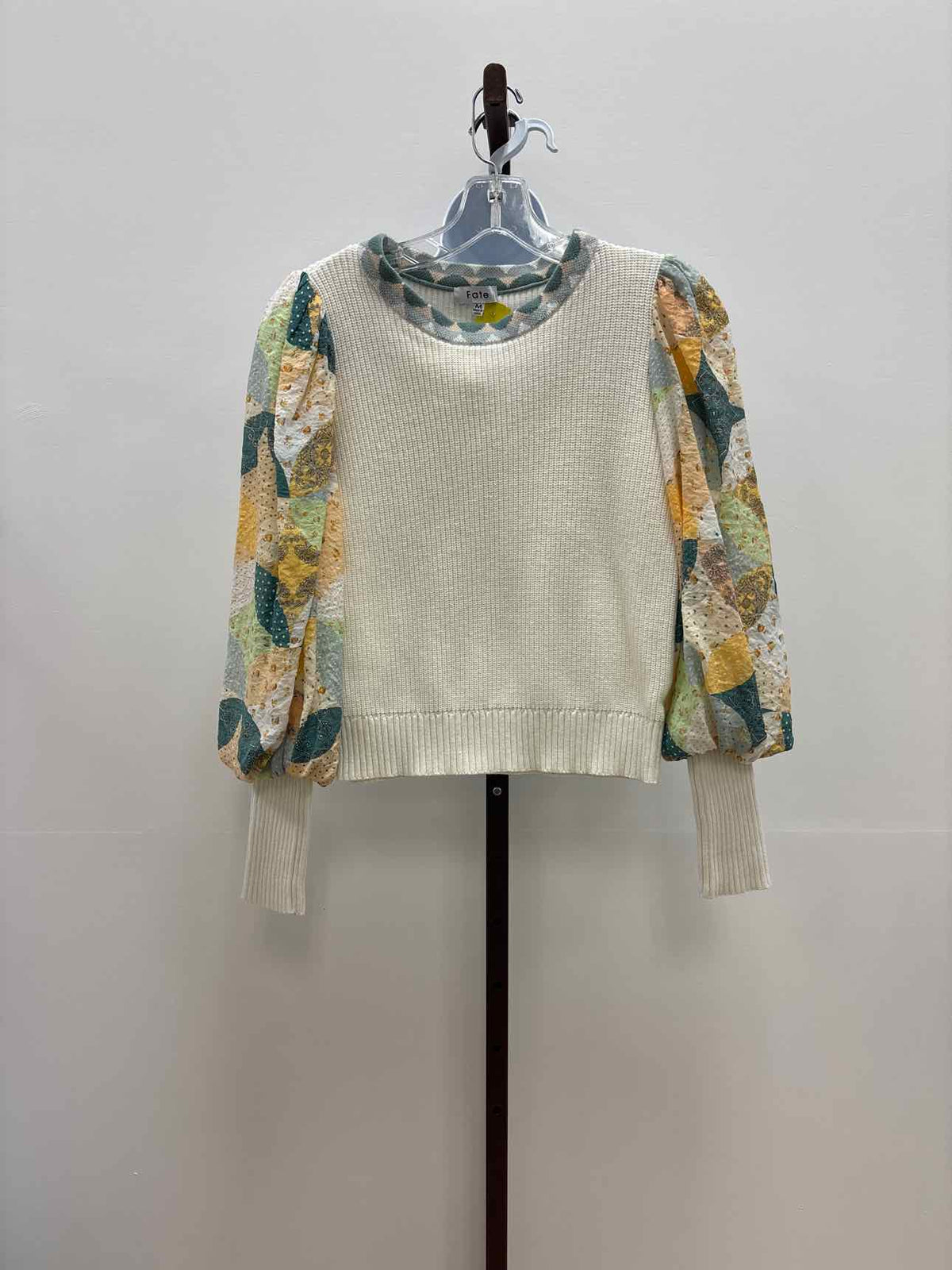 Fate Size M Cream Green Preloved Sweater
