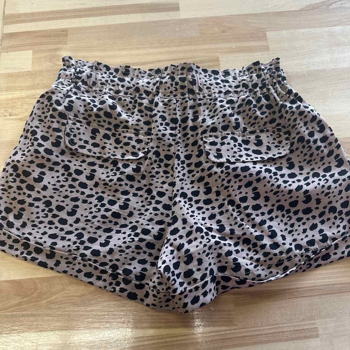 Free Bird Size M Tan Shorts