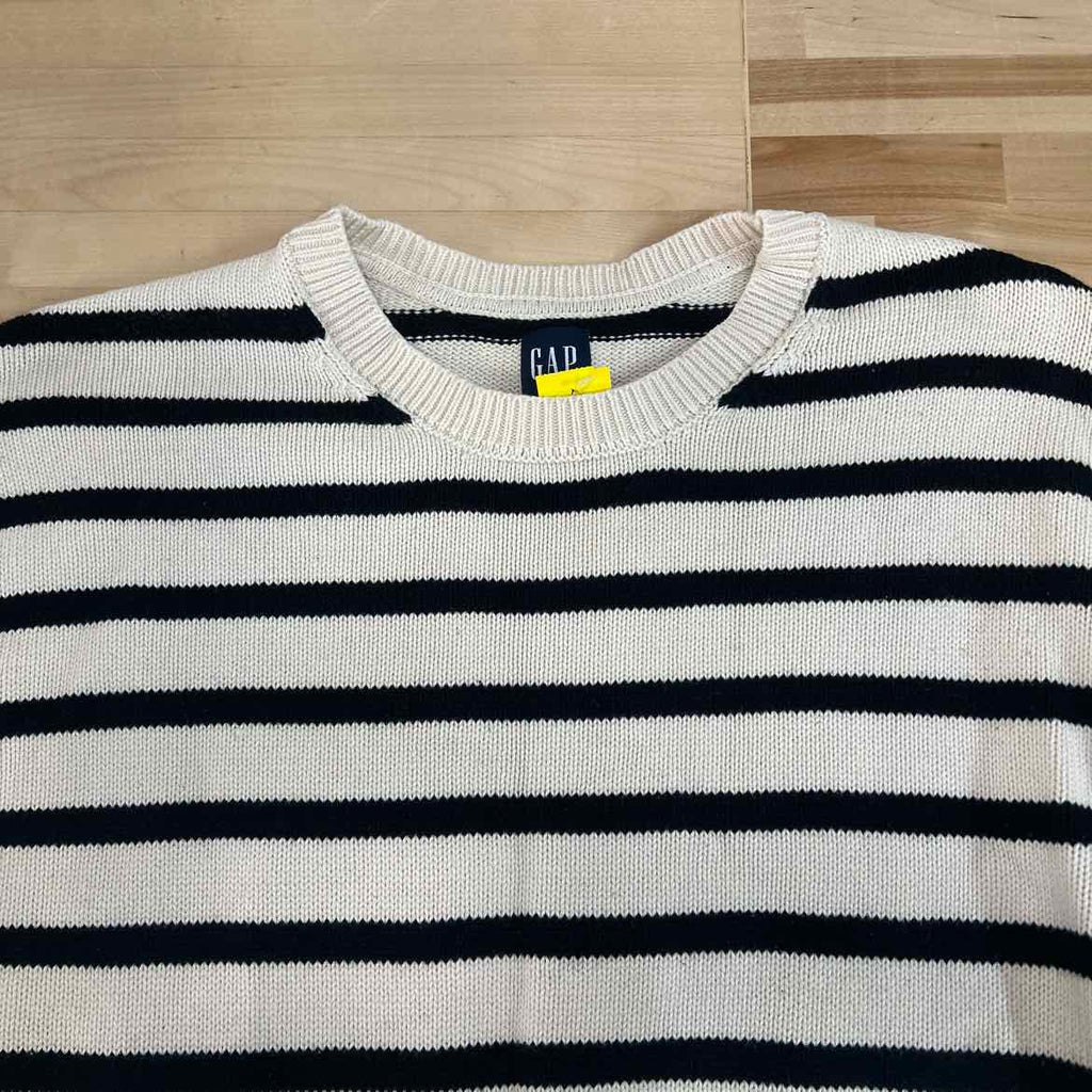 Gap Size M Cream/Black Preloved Sweater
