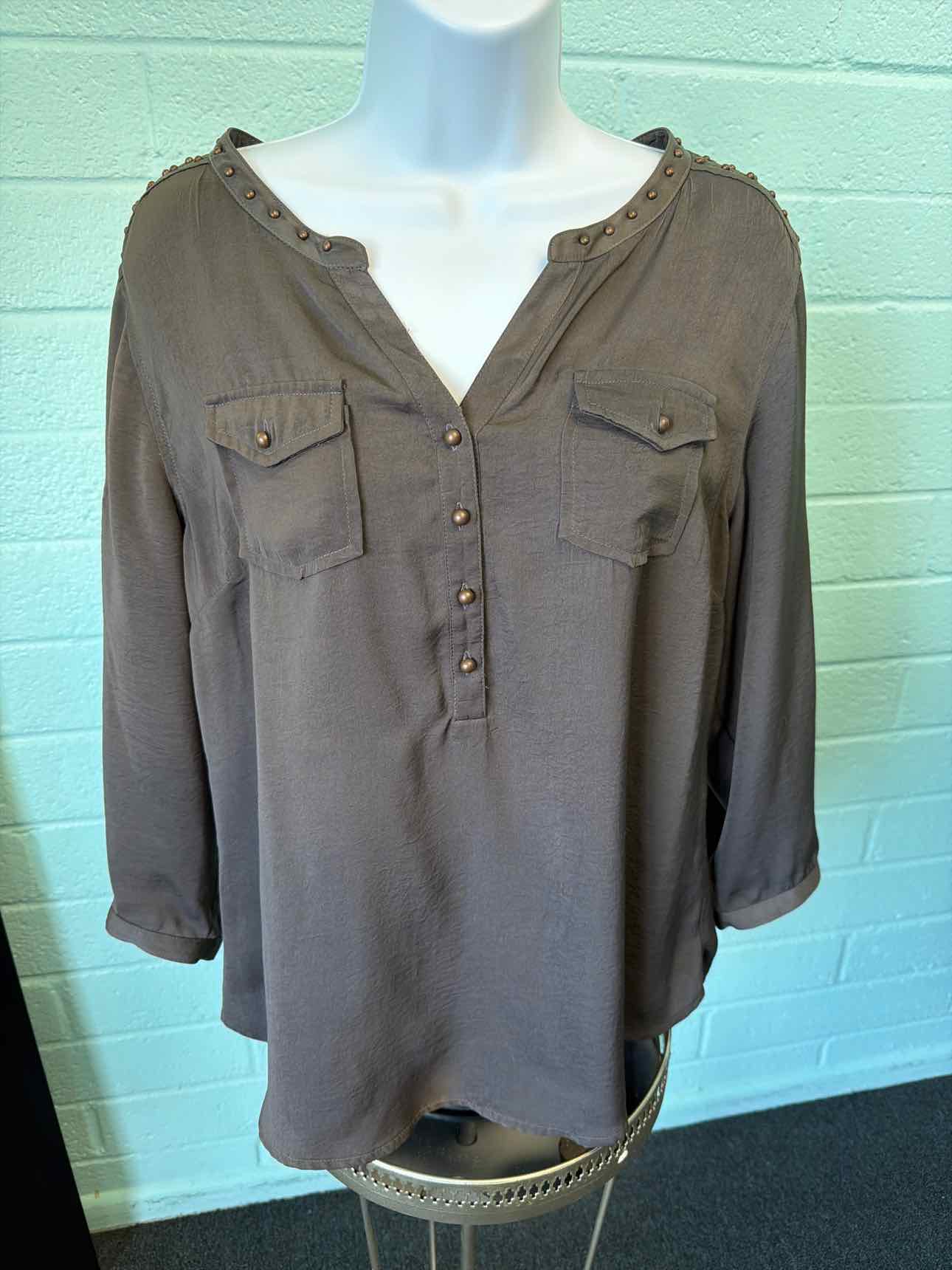 Ariat Size M Gray Long Sleeve