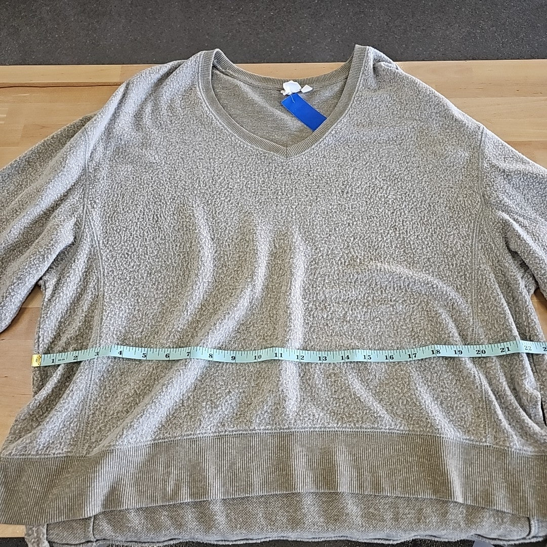 White Crow Size S Green Sweater