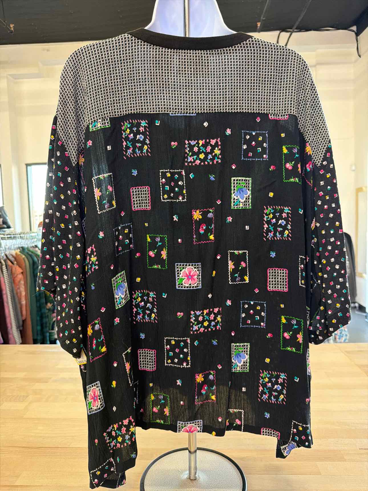 Napa Valley Size 3X Black/White Beaded Blouse