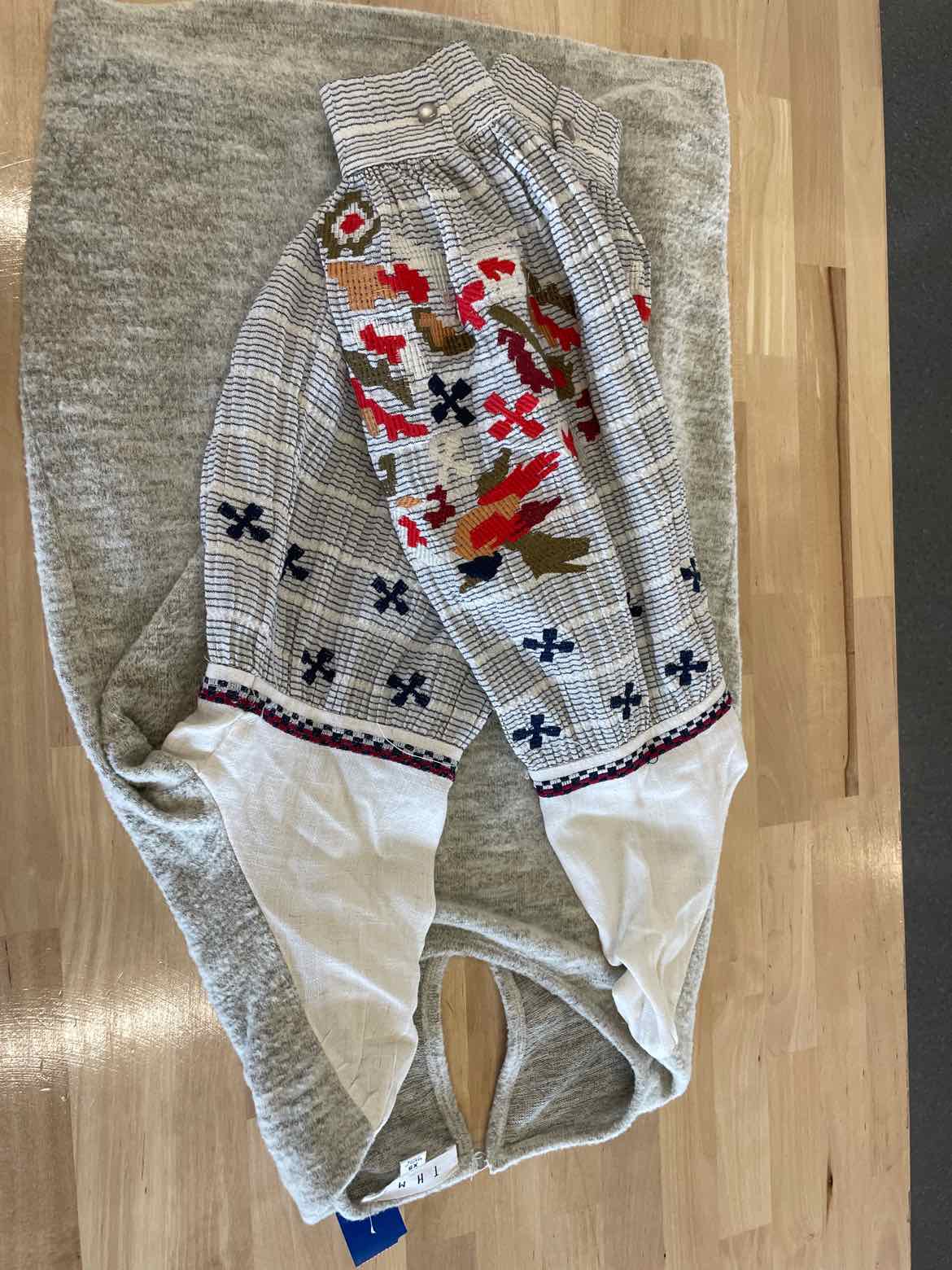 THML Size XS Gray Long Sleeve