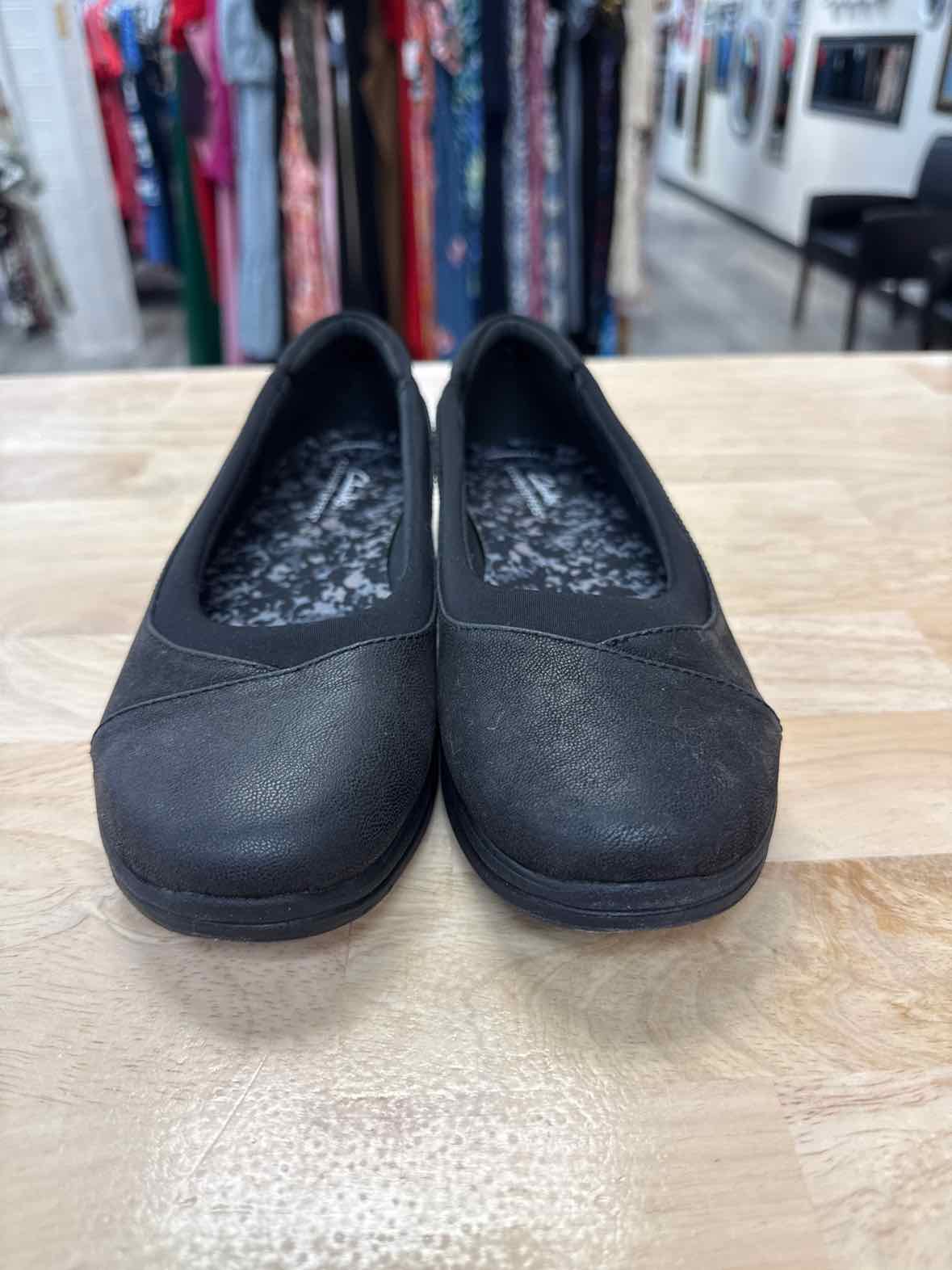 Clarks Size 7 Black Preloved Flats