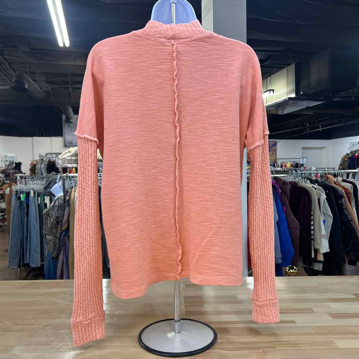 amadi Size M Peach Preloved Longsleeve