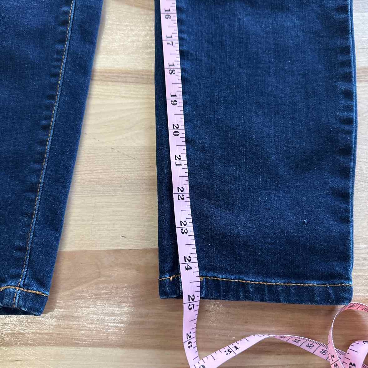 Buffalo Size 6 Blue Jeans