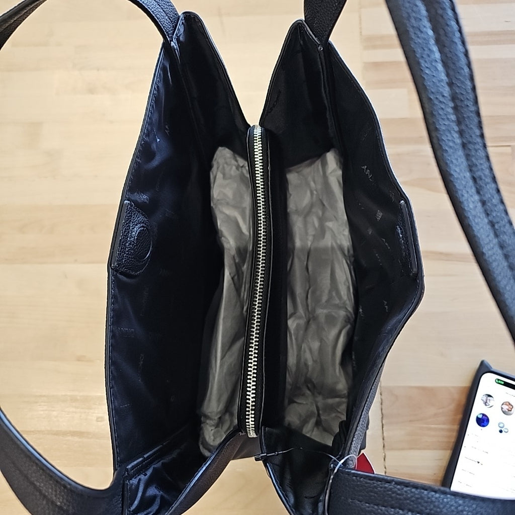 Dkny Nala Medium Hobo - Black/silver