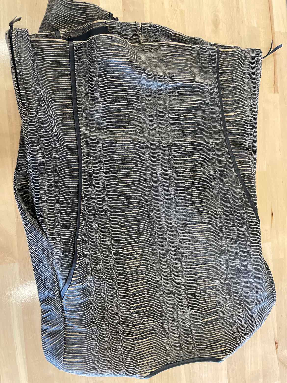 Blue Ice Size 6 Black Jacket