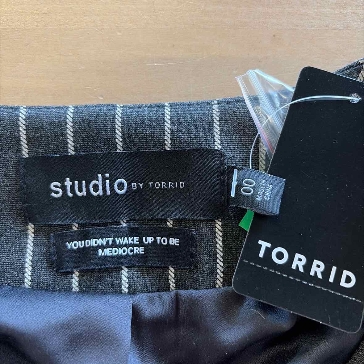 Torrid Size 00 Black New Vest