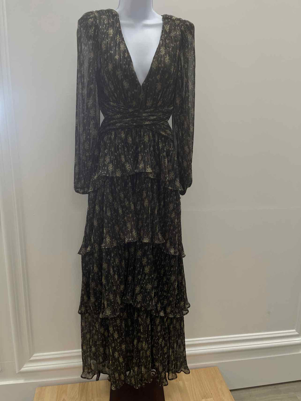 astr Size M Gold New Dress
