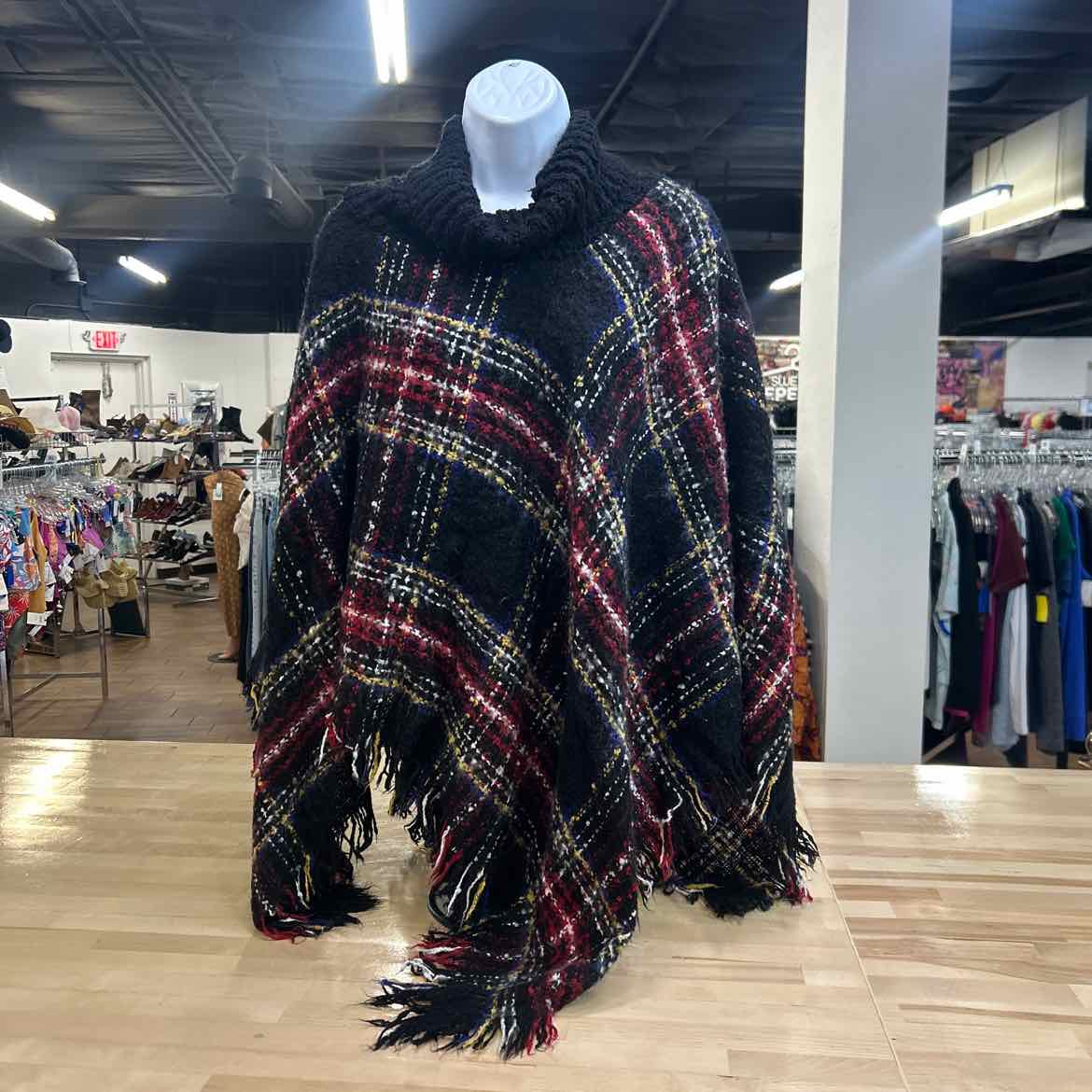 Harve Benard Size OS Black Knit Preloved Sweater