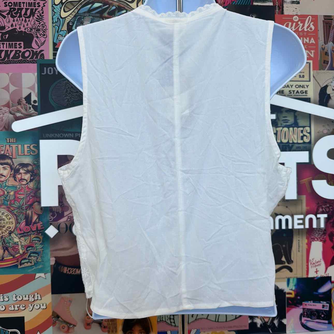 Self E Size L Eyelet V-Neck Tie-Front Vest