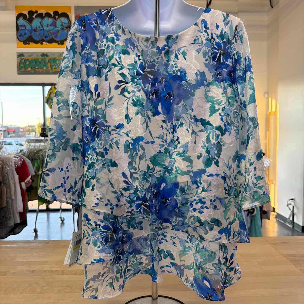 Alex Evenings Women's Printed Tulip-Hem Chiffon Burnout Blouse - Ivory Multi
