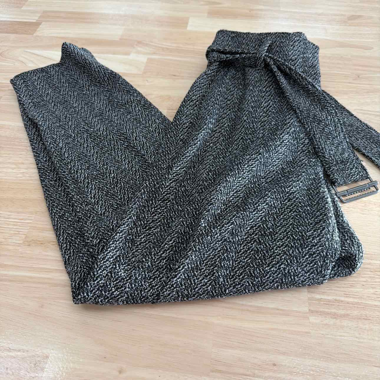 White House Black Market Size 0 White & Black Pants