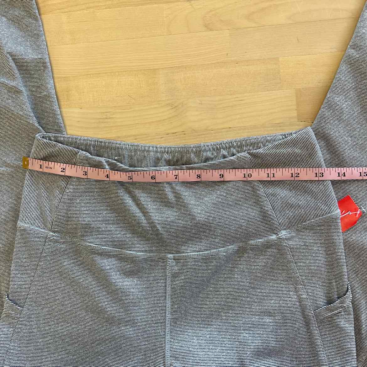 Danskin Size S BLACK & WHITE Preloved Athletic Pants