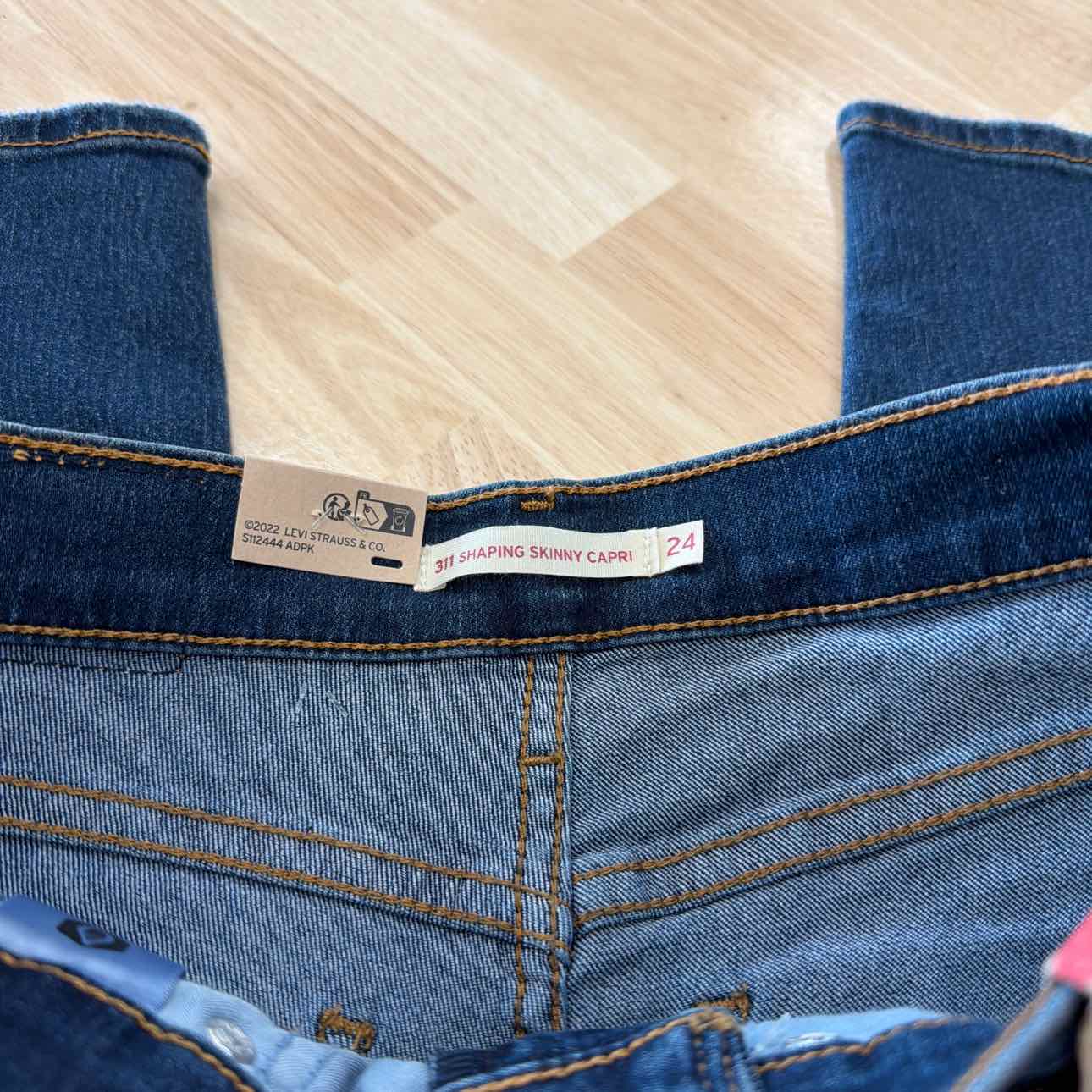 Levi's Size 24 Levi's 311 Shaping Capris - Everyday Adventure