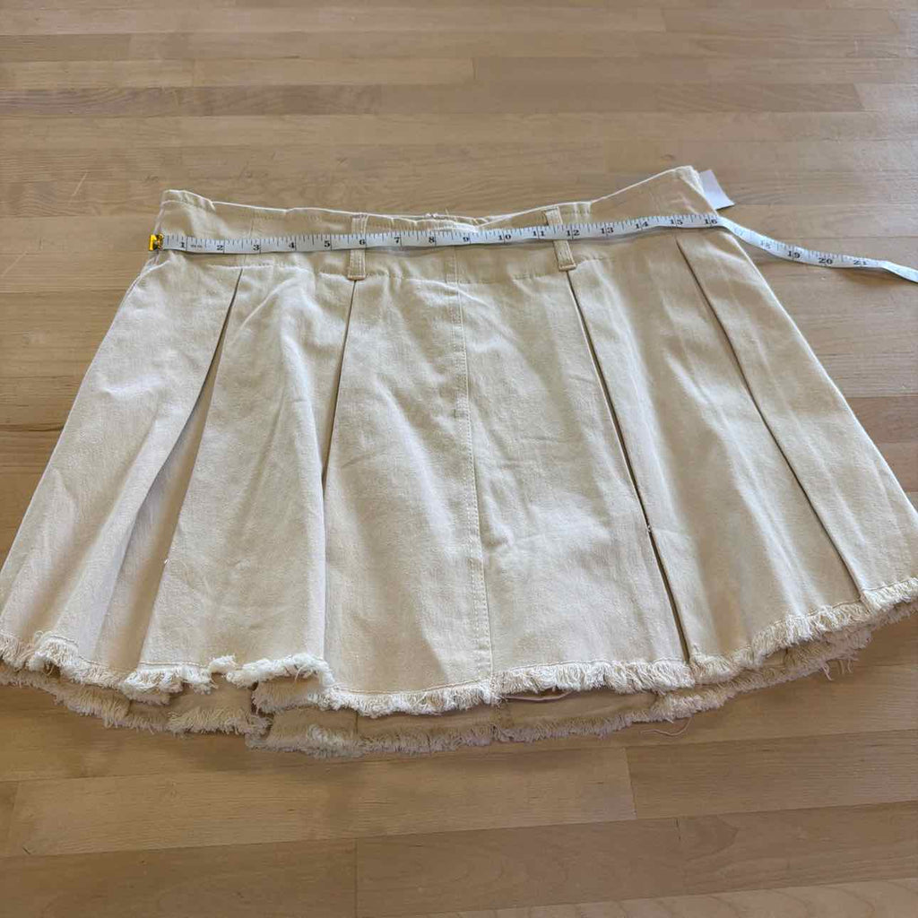 Ultra Flirt Juniors' Pleated Raw-Edge-Hem Mini Skort