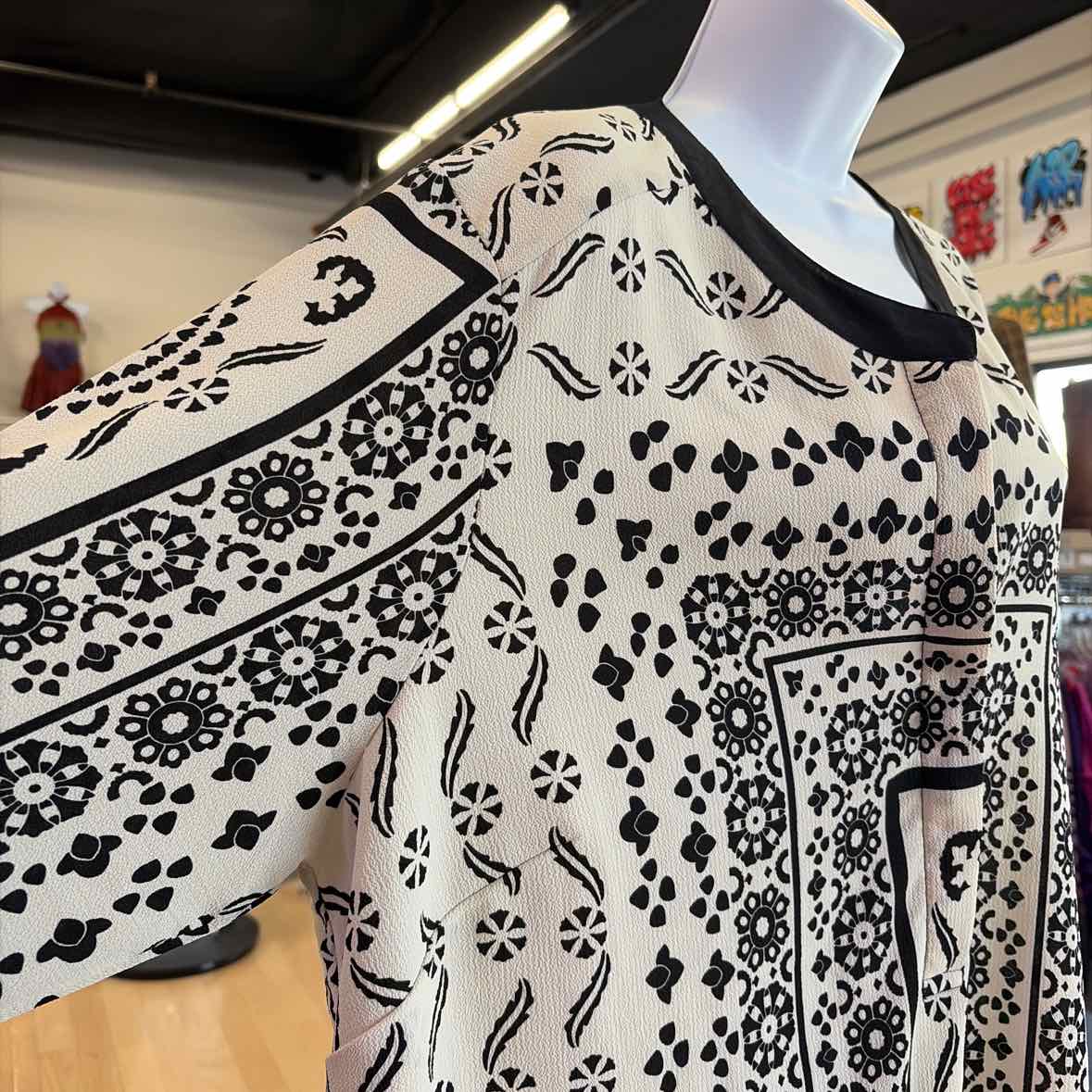 AntiliaFemme Size 2X BLACK & WHITE Used Blouse