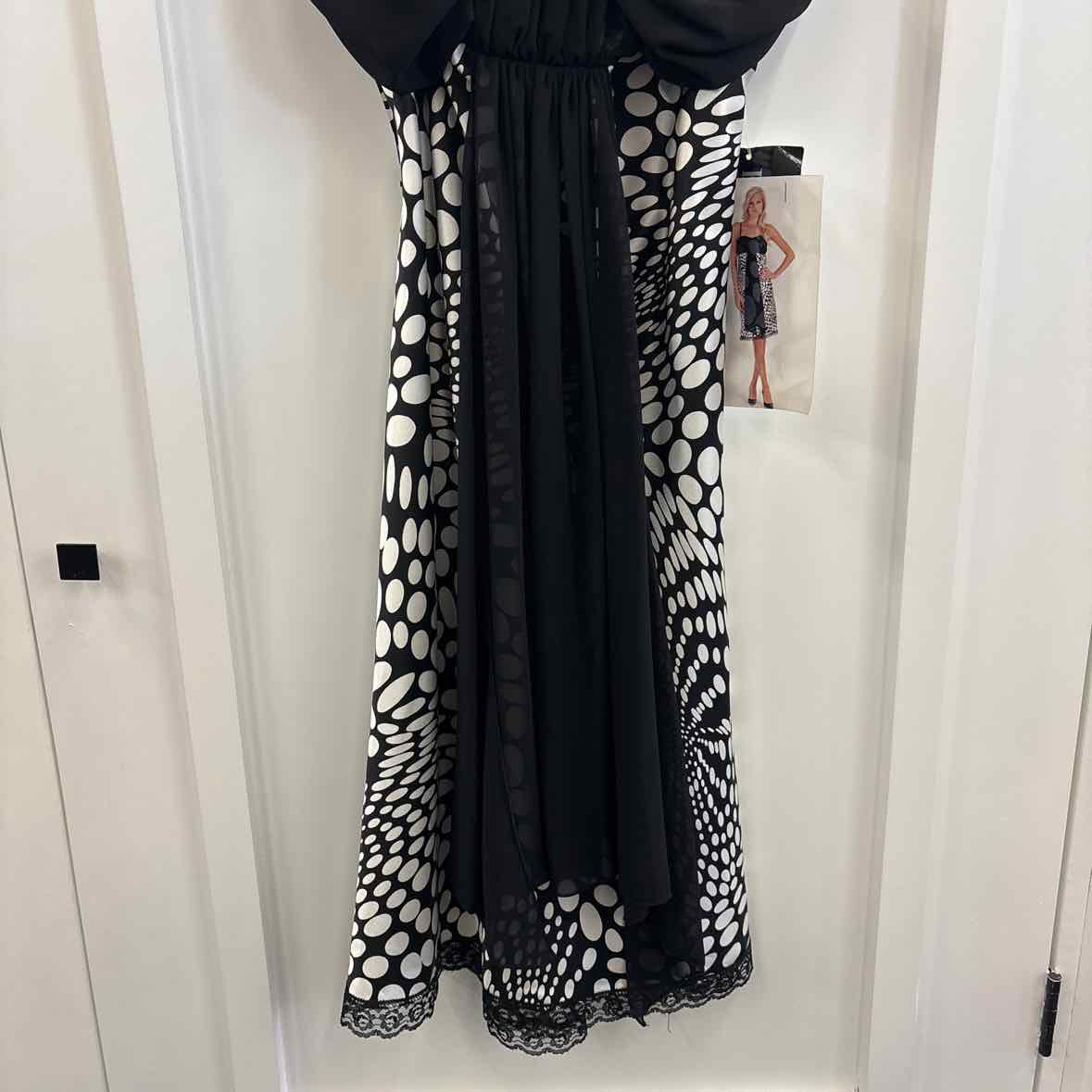 Frank Lyman Size 8 BLACK & WHITE Dress
