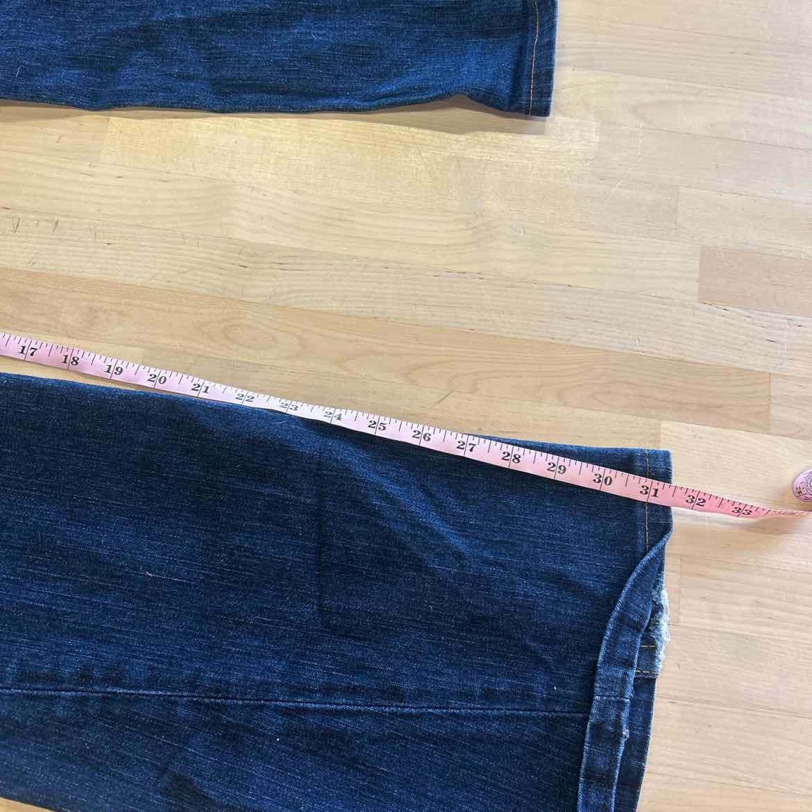 True Religion Size 31 Blue Denim Preloved Jeans