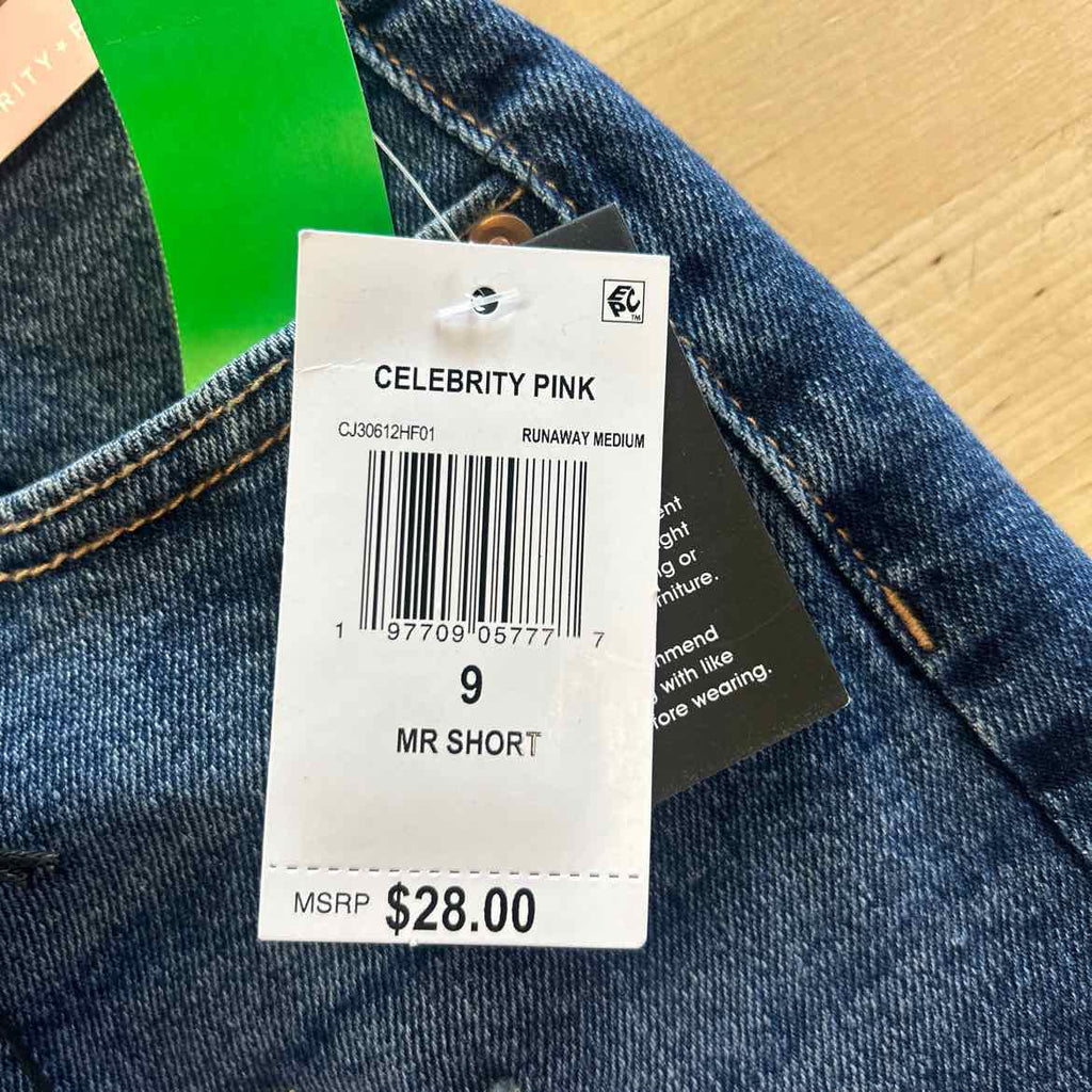 Juniors Celebrity Pink 3in. Mid Rise Fray Roll Cuff Hem Shorts - 9